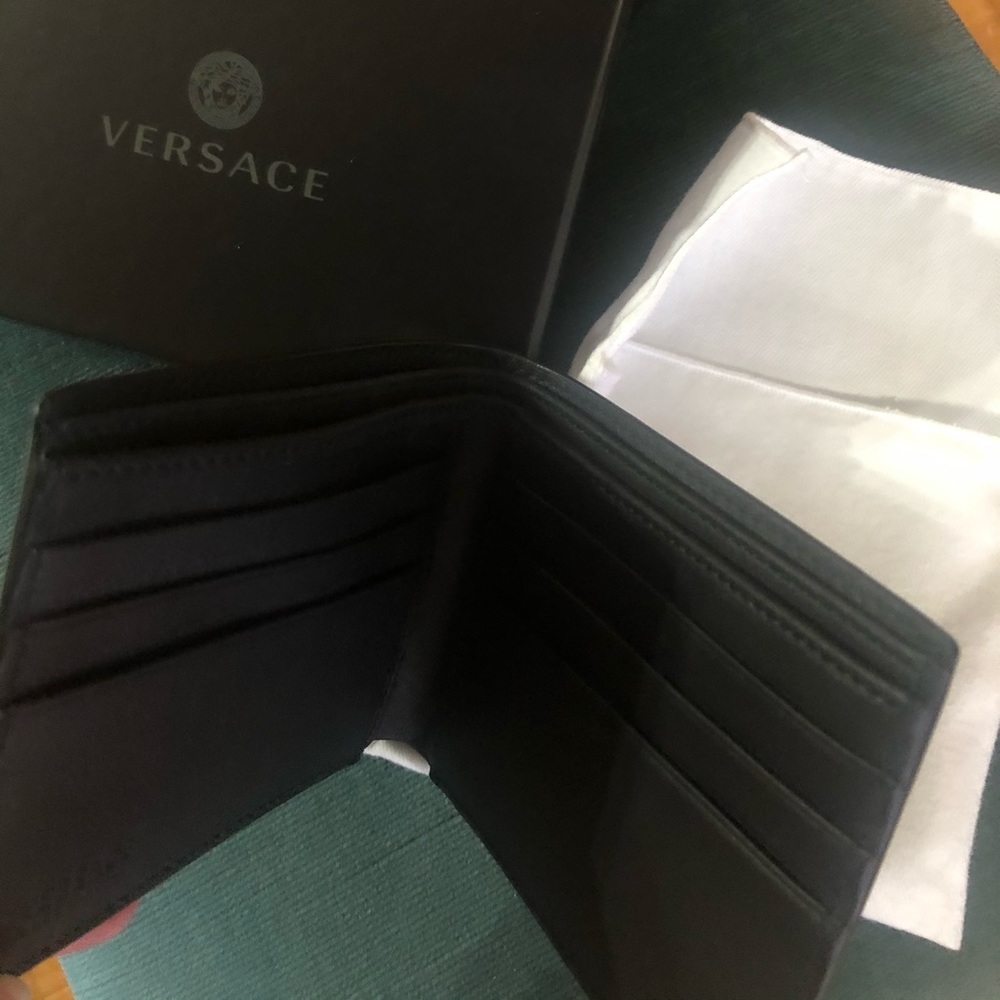 Versace Men’s Wallet - Picture 3 of 4